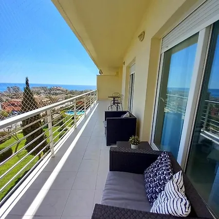 Amplio, Luminoso Y Moderno Con Amplia Terraza Y Hermosas Vistas En Exclusiva Urbanizacion Appartamento