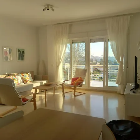Appartamento Amplio, Luminoso Y Moderno Con Amplia Terraza Y Hermosas Vistas En Exclusiva Urbanizacion *